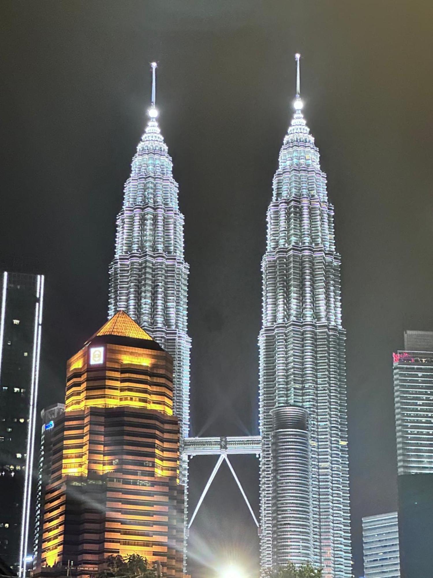 The Luxe Infinitum Klcc By Kl Malaysia Apartment Kuala Lumpur Exterior photo